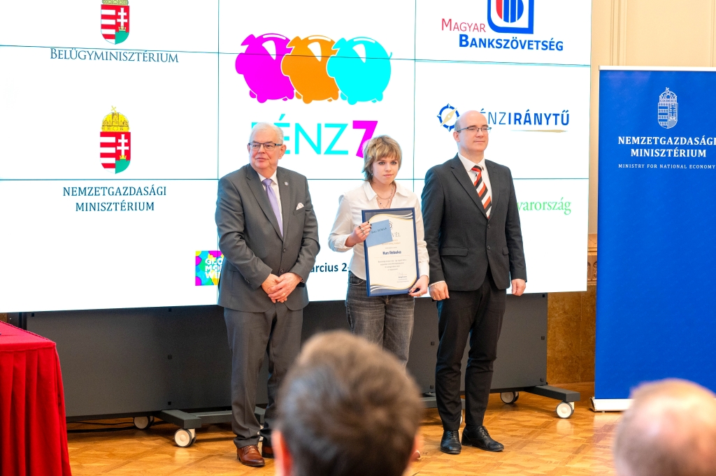 Díjátadó Kun Rebeka